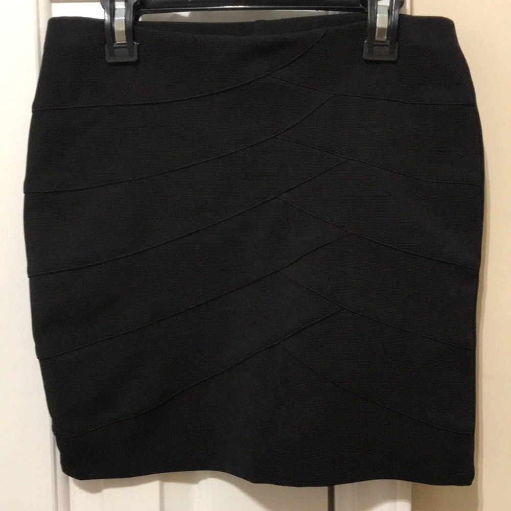 Black bodycon skirt